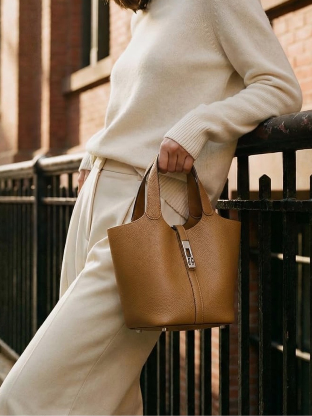 Brown Vegan Bucket Purse EUC